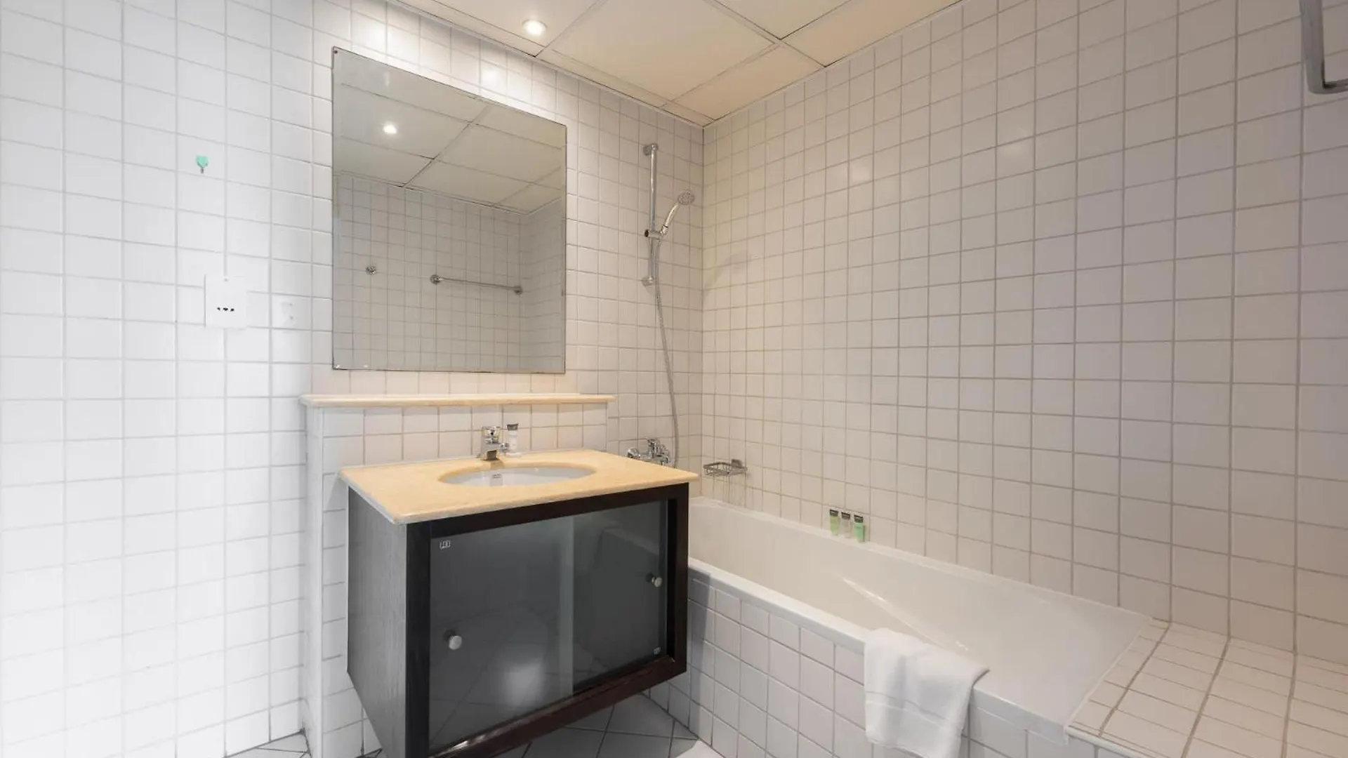Bright 2Br Marina Home With Modern Touches Dubai 0*,  Vereinigte Arabische Emirate