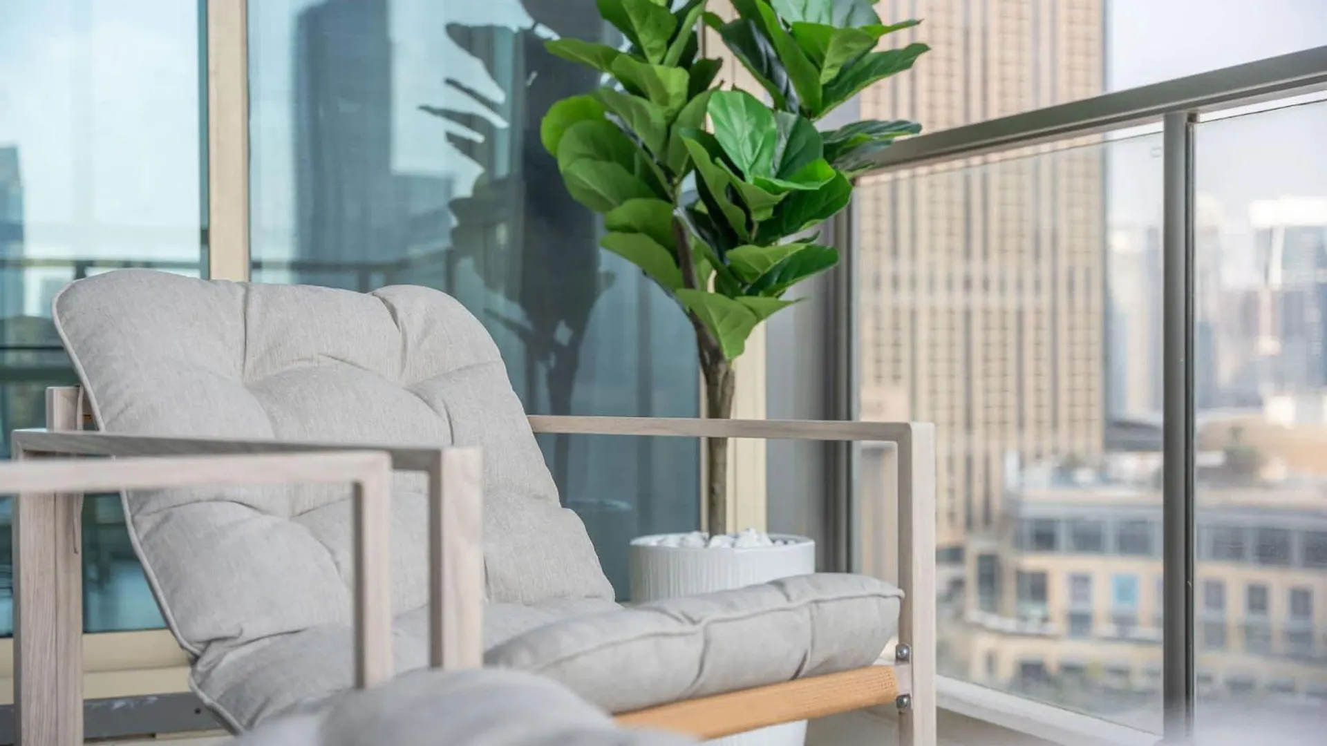 Apartment Bright 2Br Marina Home With Modern Touches Dubai