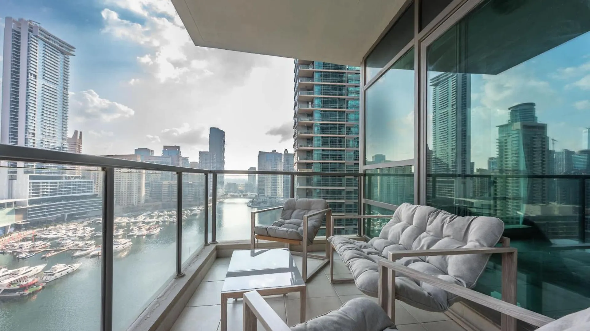 Bright 2Br Marina Home With Modern Touches Dubai 0*,  Vereinigte Arabische Emirate
