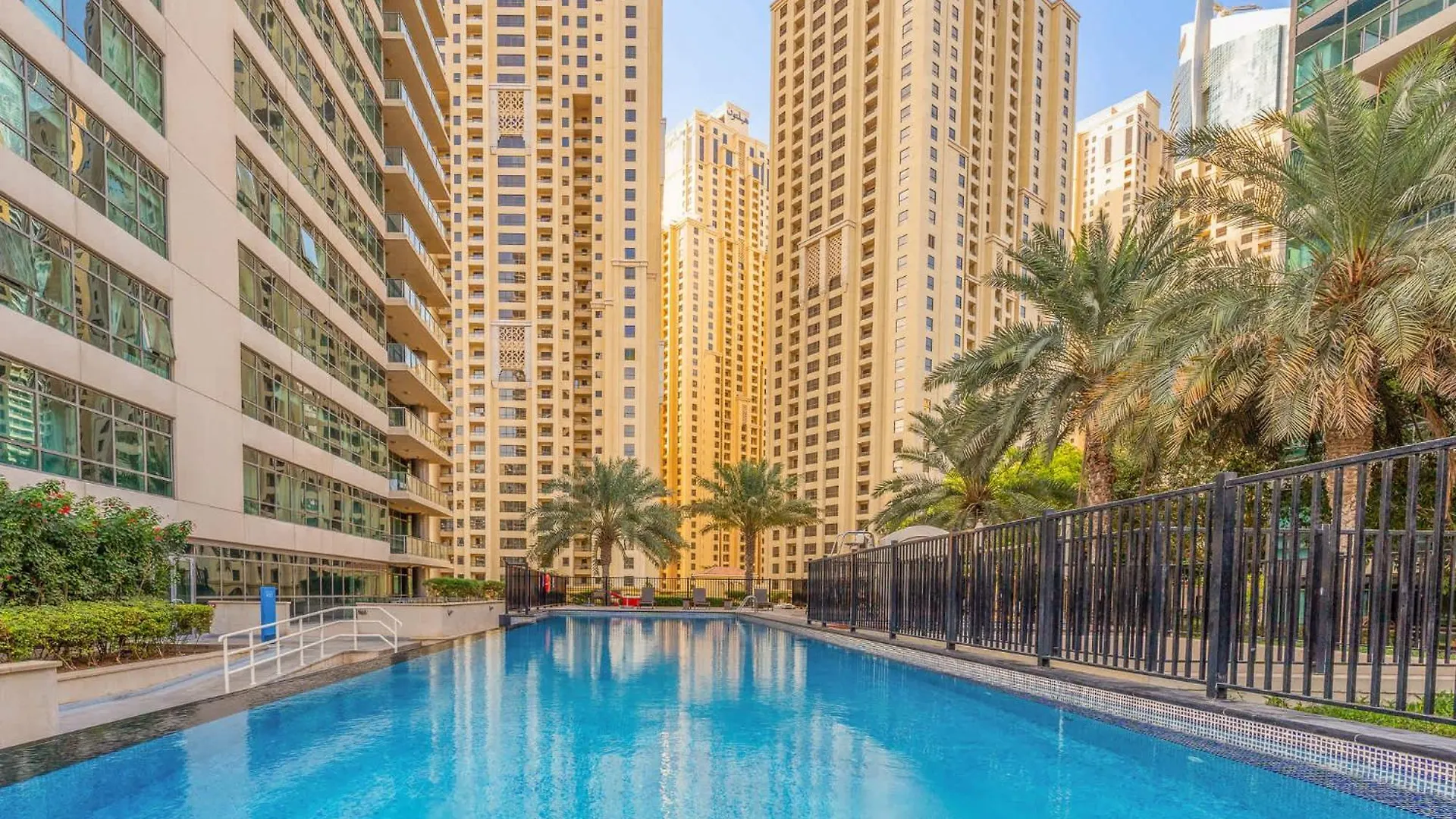 Bright 2Br Marina Home With Modern Touches Dubai