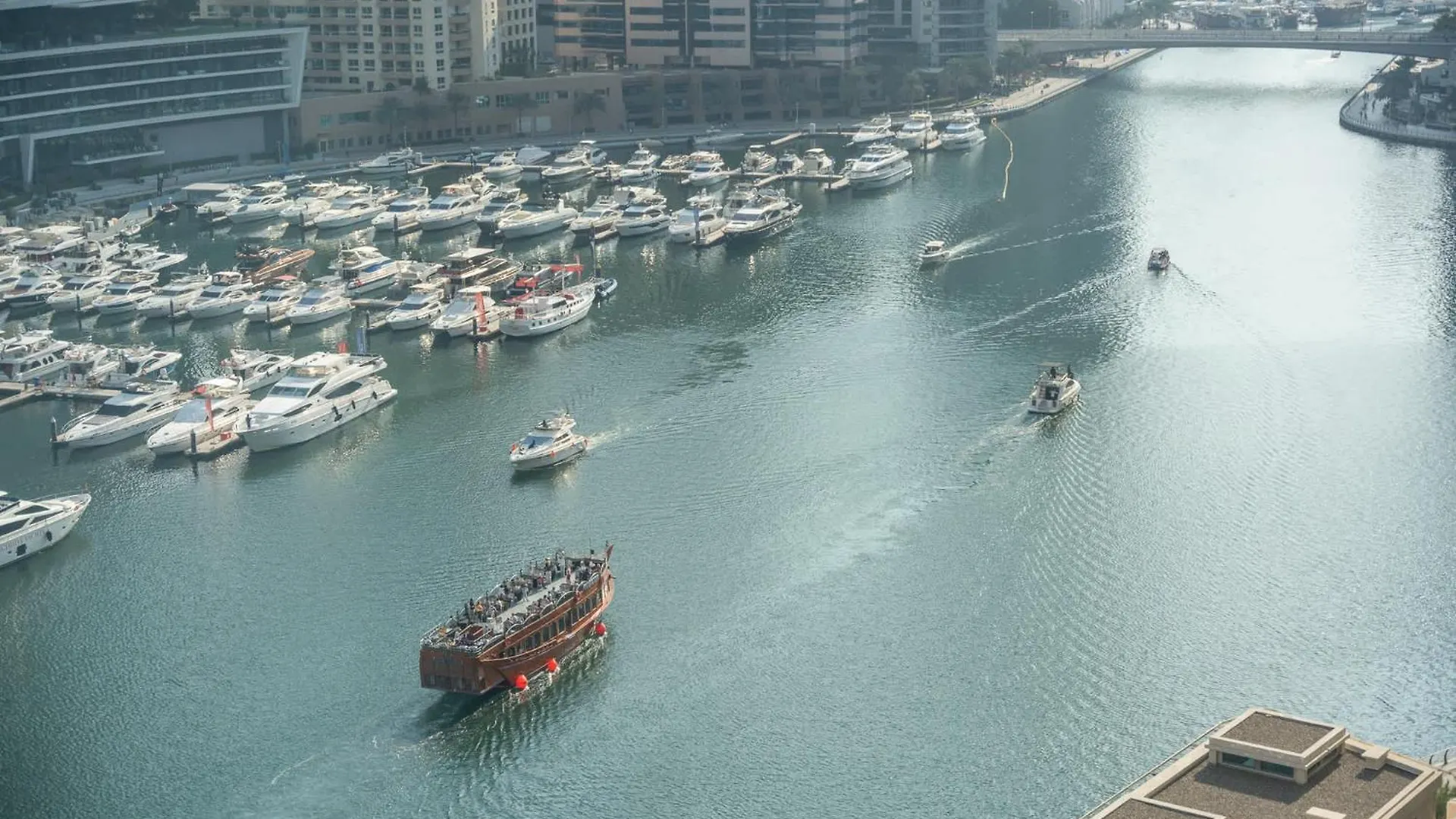 Apartment Bright 2Br Marina Home With Modern Touches Dubai