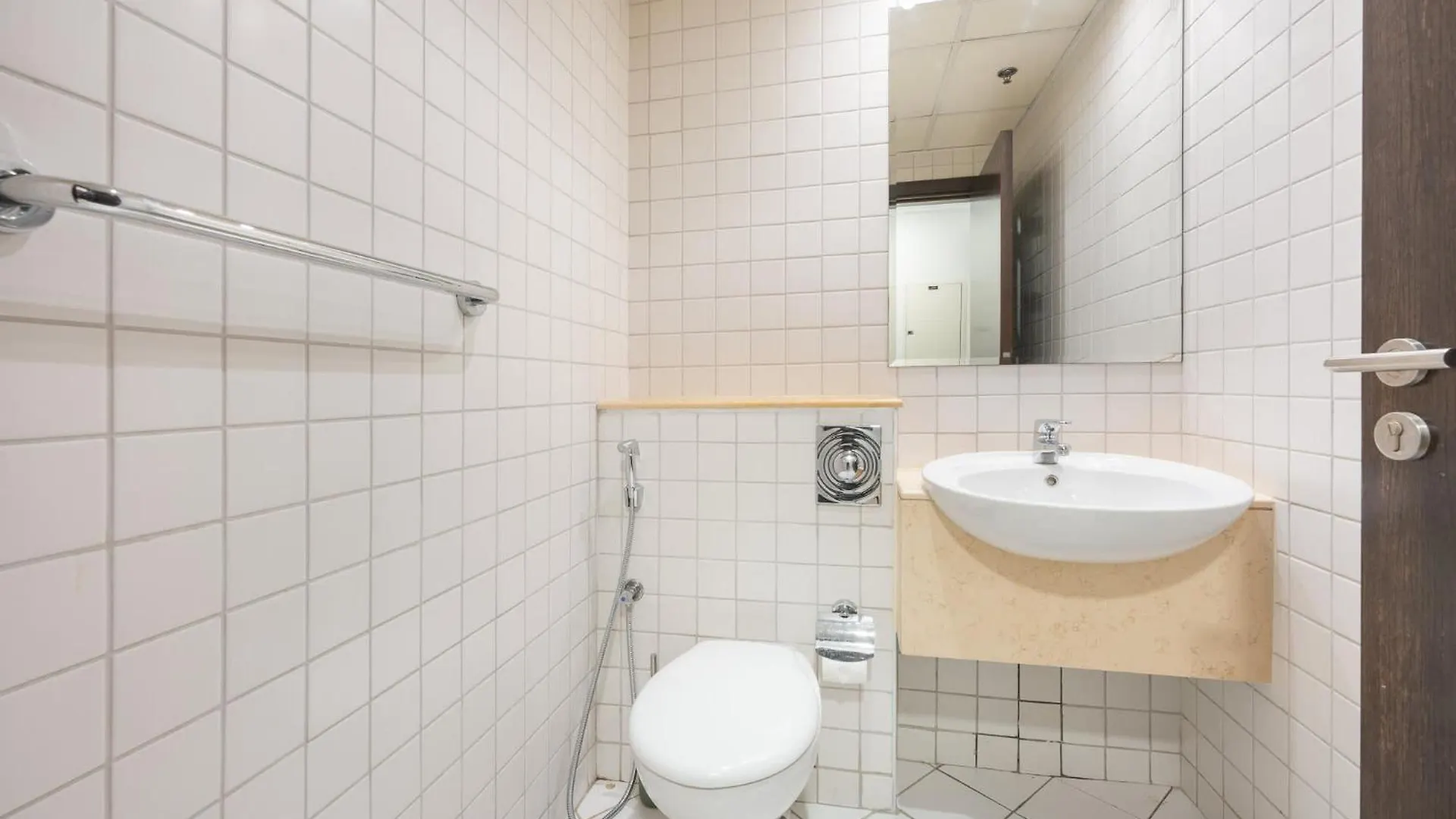 Bright 2Br Marina Home With Modern Touches Dubai