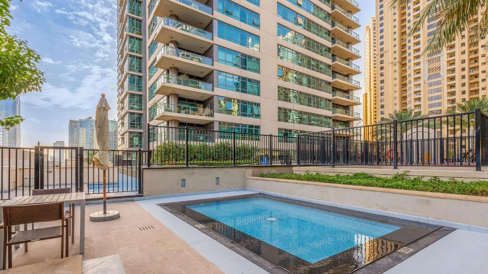 Apartment Bright 2Br Marina Home With Modern Touches Dubai