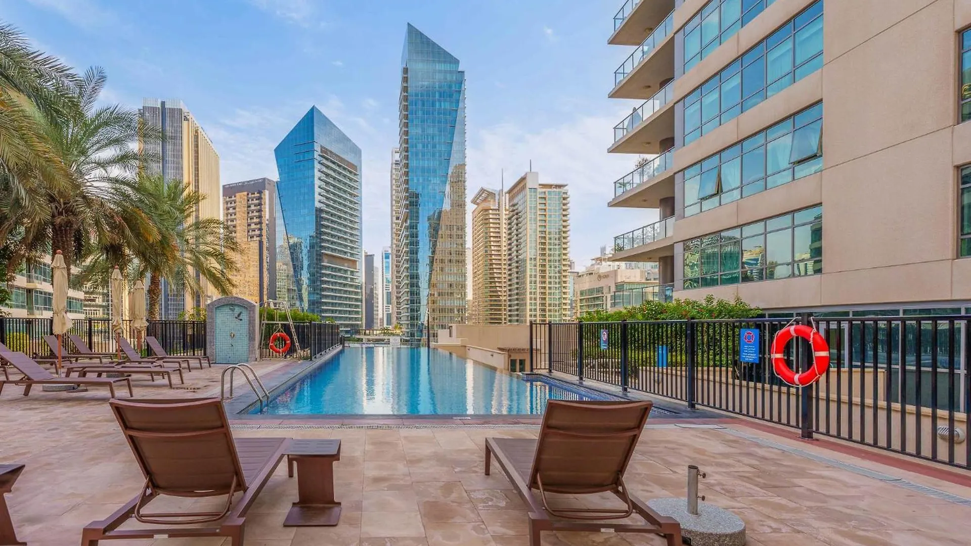 Apartment Bright 2Br Marina Home With Modern Touches Dubai